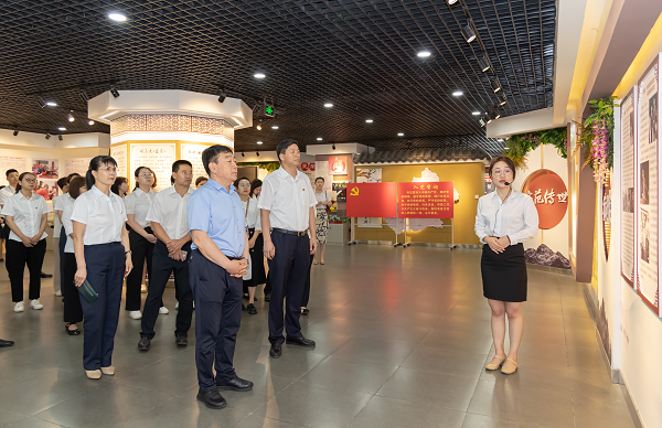 旅行家风馆、传承好家风——集团公司组织开展“传承清廉家风、弘扬清风正气”旅行家风馆运动-狮子会游戏新闻