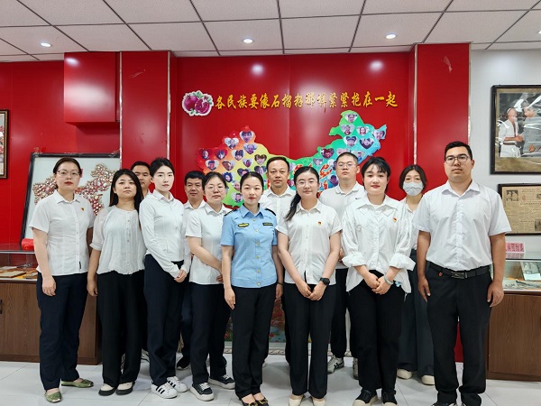 [图文]铸牢中华民族配合体意识 转达民族团结前进正能量——阿克苏能源公司党支部组织开展主题党日暨民族团结一家亲运动-狮子会游戏