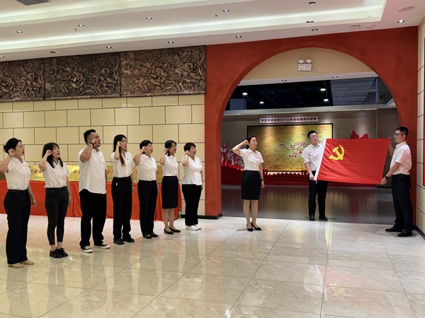 [图文]狮子会游戏集团一连开展党风廉政教育月运动-狮子会游戏